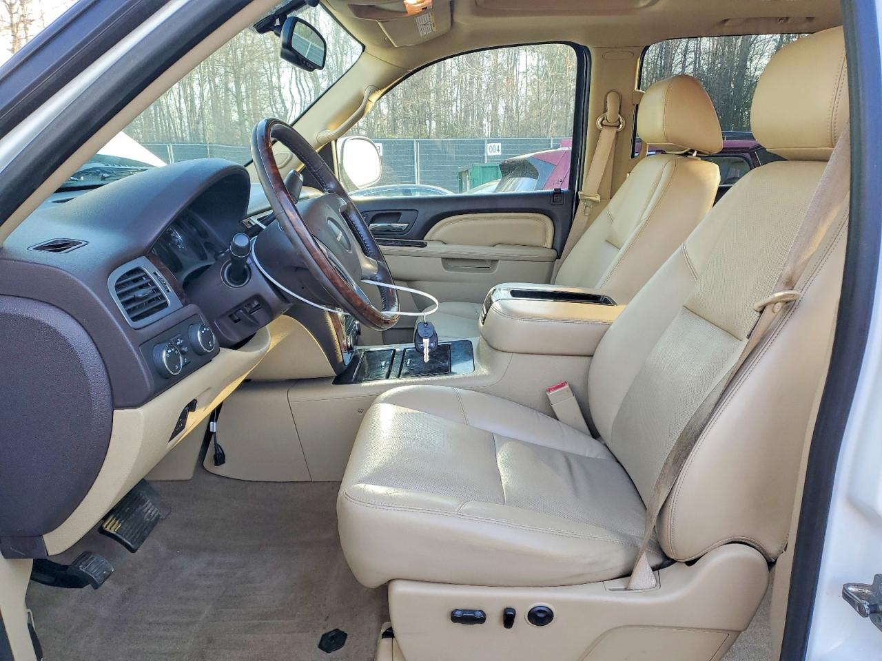 2011 GMC SIERRA K2500 DENALI photo 19