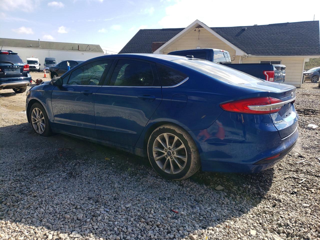 2017 FORD FUSION SE photo 4