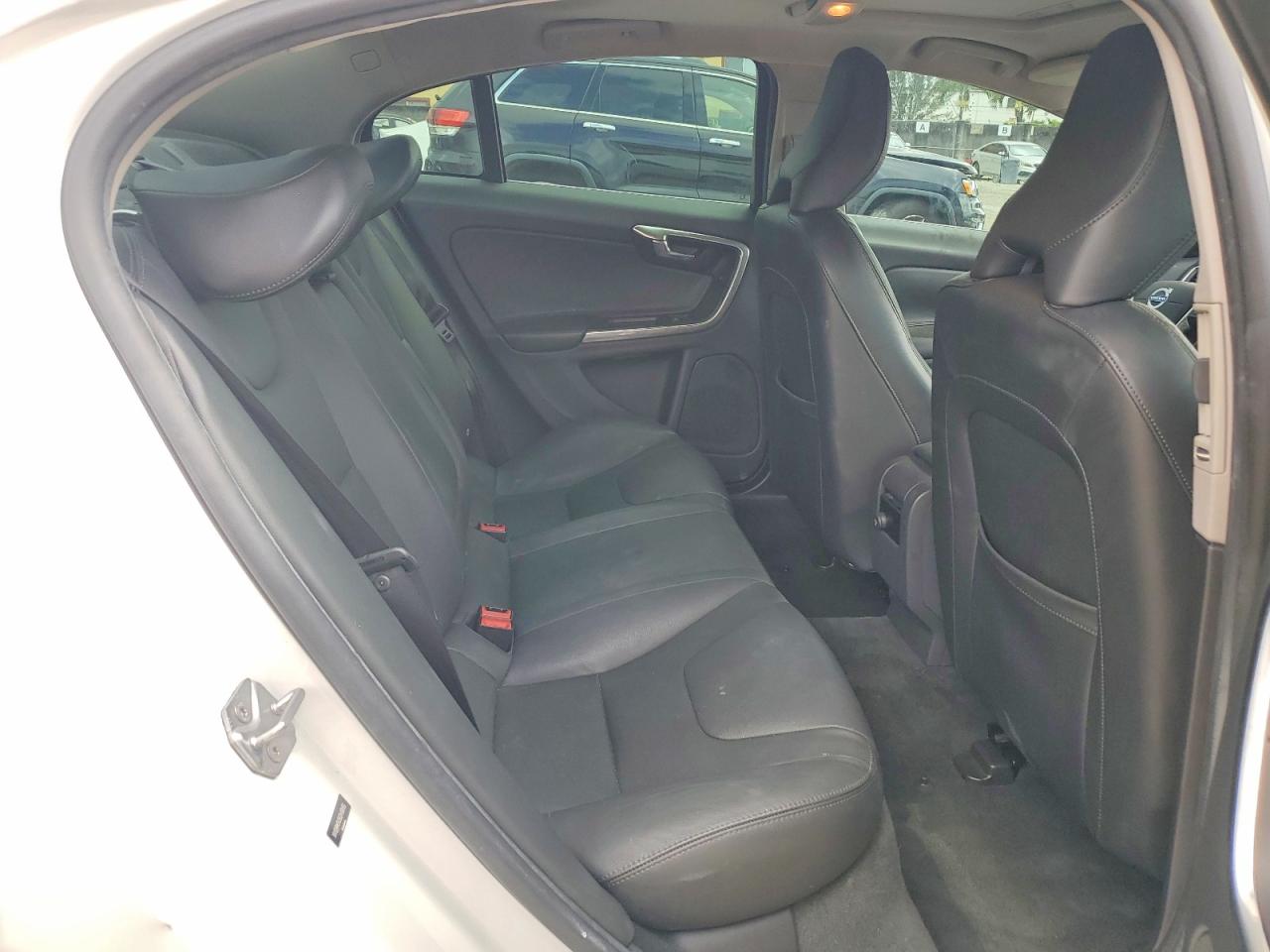 2016 VOLVO S60 PREMIER photo 28