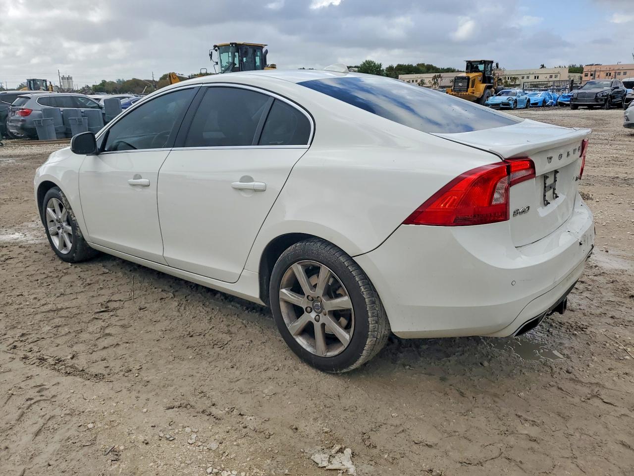 2016 VOLVO S60 PREMIER photo 4