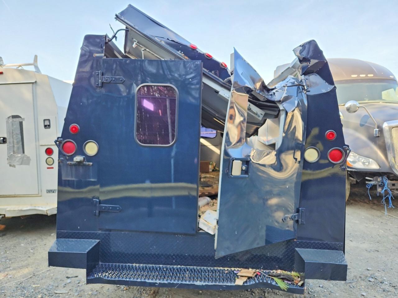 2002 FORD ECONOLINE E350 SUPER DUTY CUTAWAY VAN photo 6