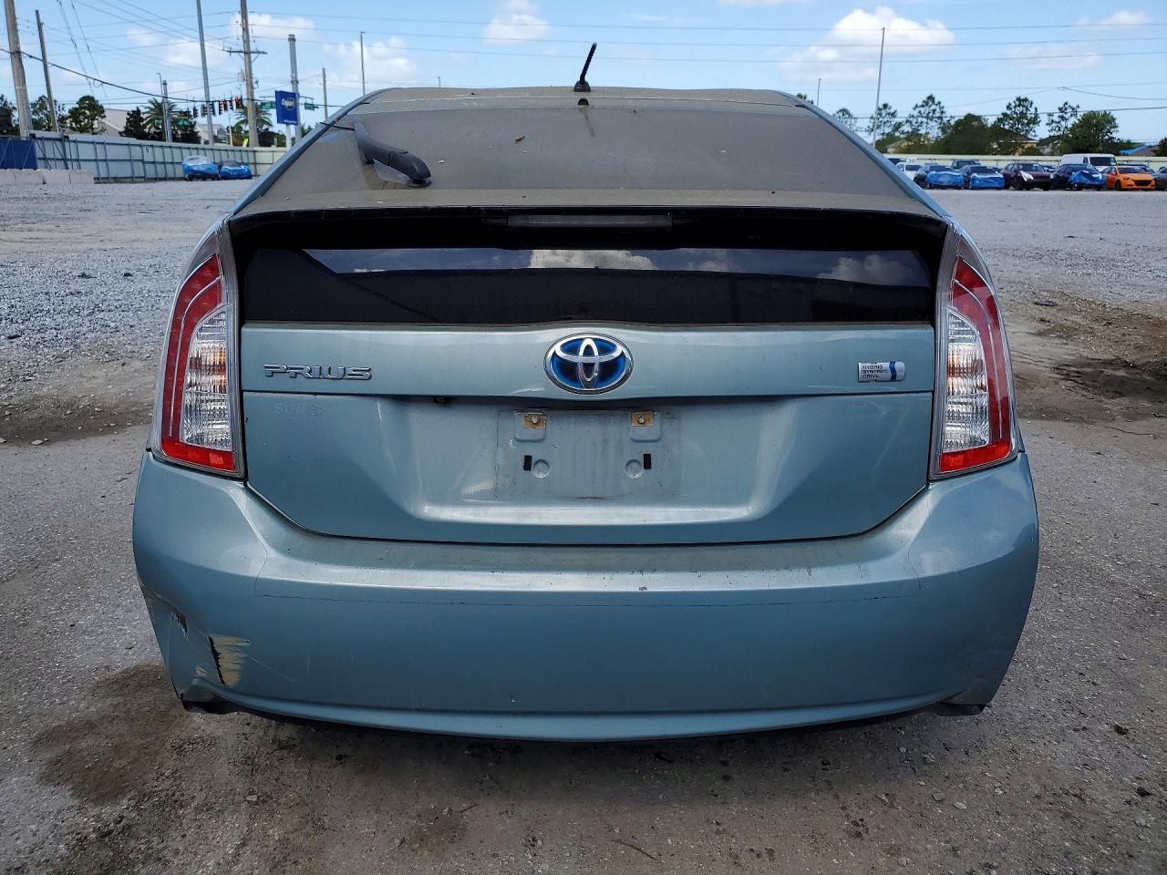 2015 TOYOTA PRIUS TWO photo 11