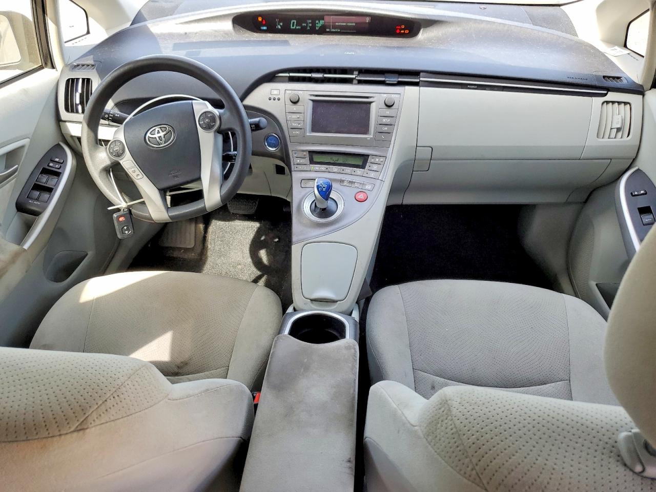 2015 TOYOTA PRIUS TWO photo 15