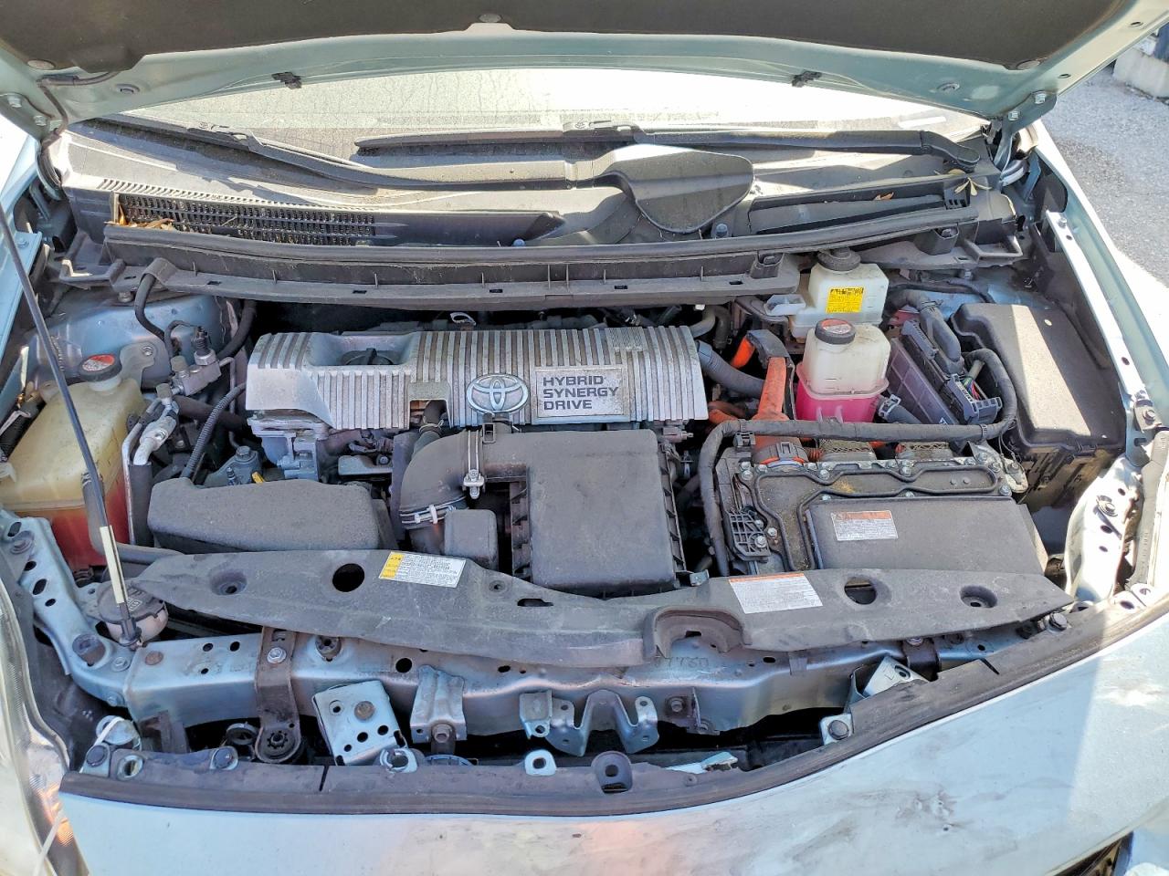 2015 TOYOTA PRIUS TWO photo 23