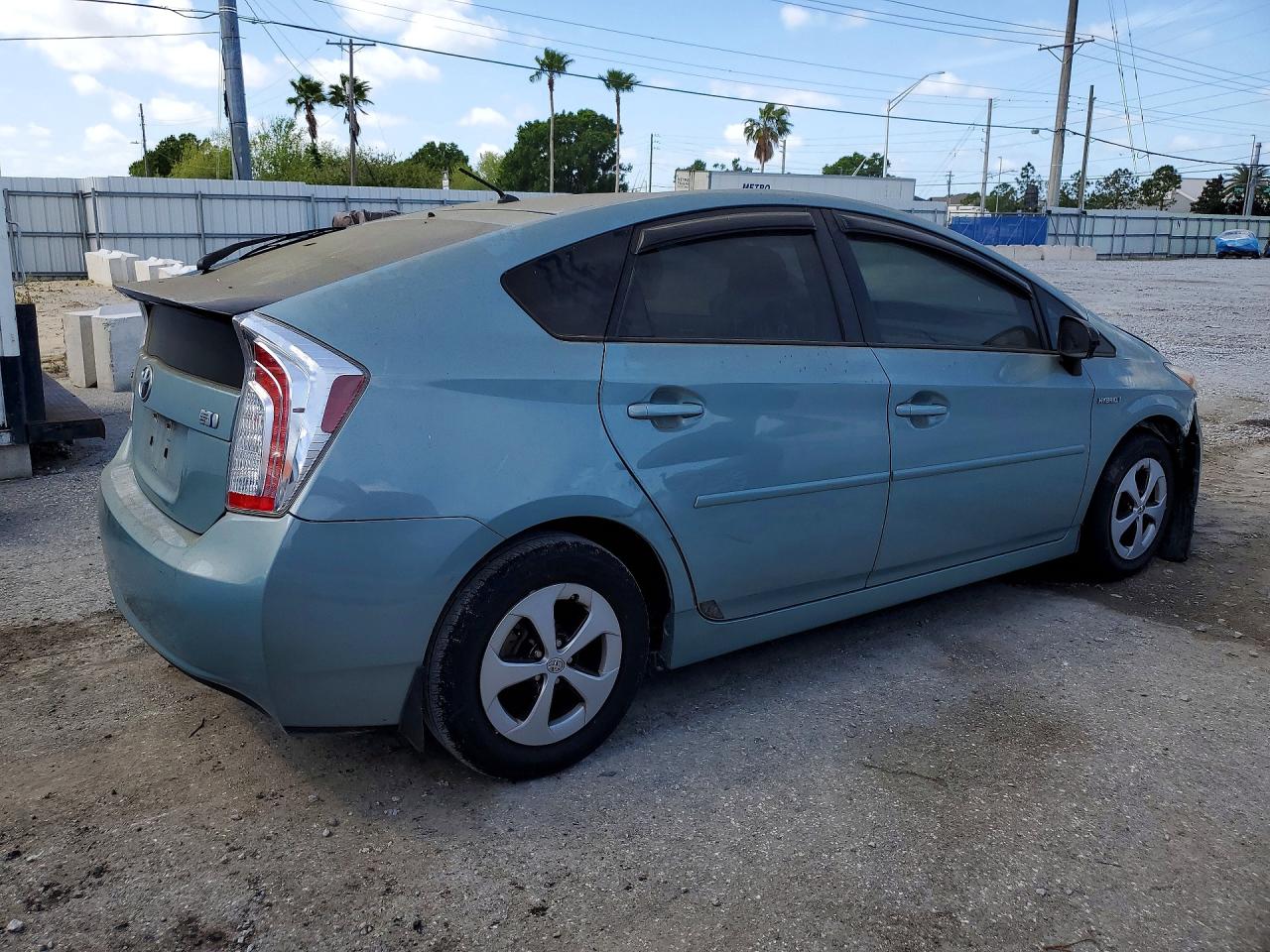2015 TOYOTA PRIUS TWO photo 5