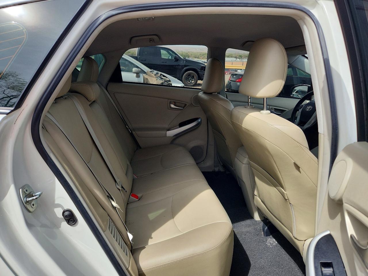 2013 TOYOTA PRIUS FOUR photo 19