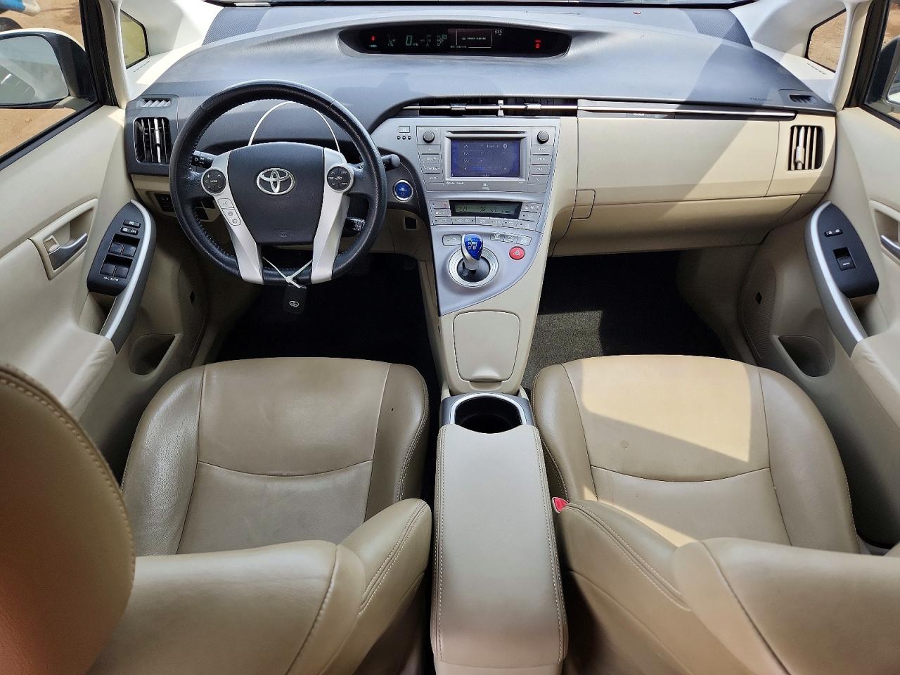 2013 TOYOTA PRIUS FOUR photo 15