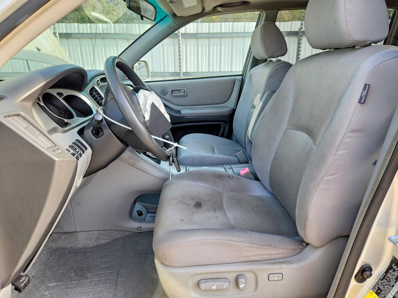 2007 TOYOTA HIGHLANDER BASE photo 19