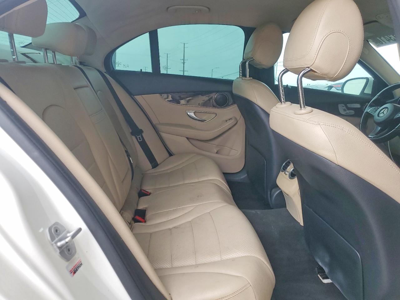 2015 MERCEDES-BENZ C 300 photo 28