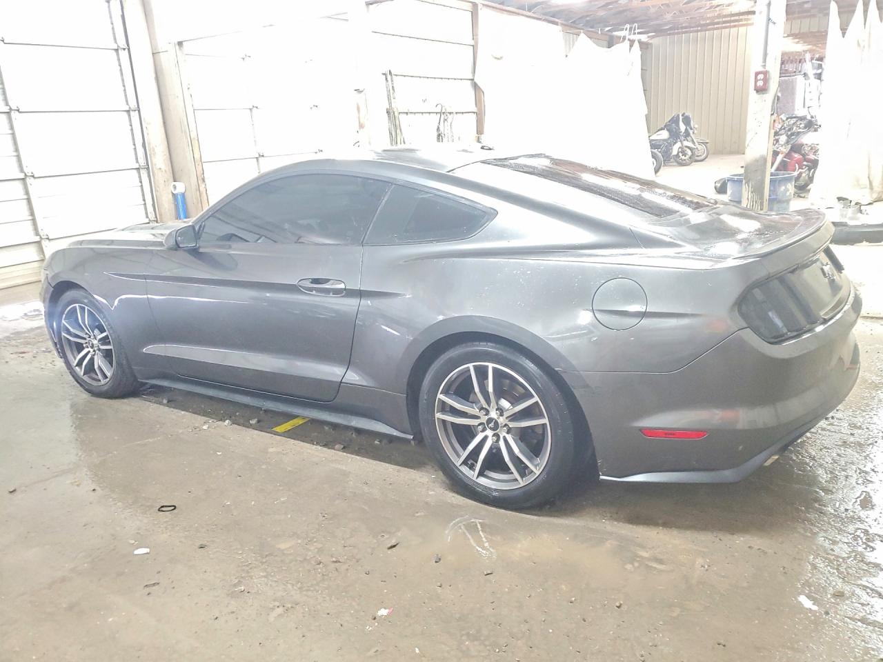 2015 FORD MUSTANG photo 2
