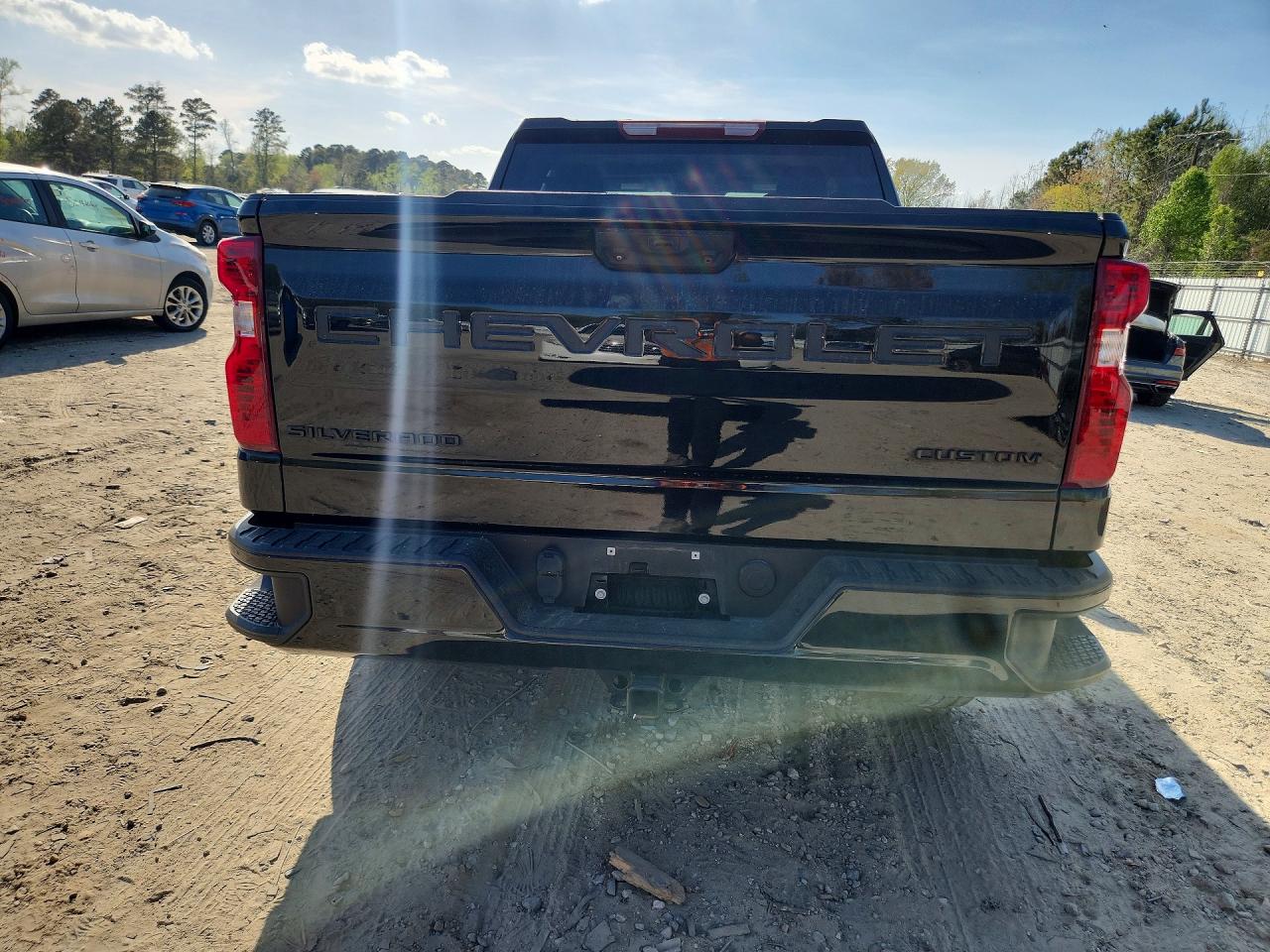 2023 CHEVROLET SILVERADO K1500 CUSTOM photo 6