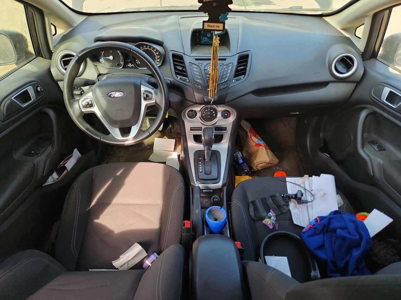 2016 FORD FIESTA SE photo 8