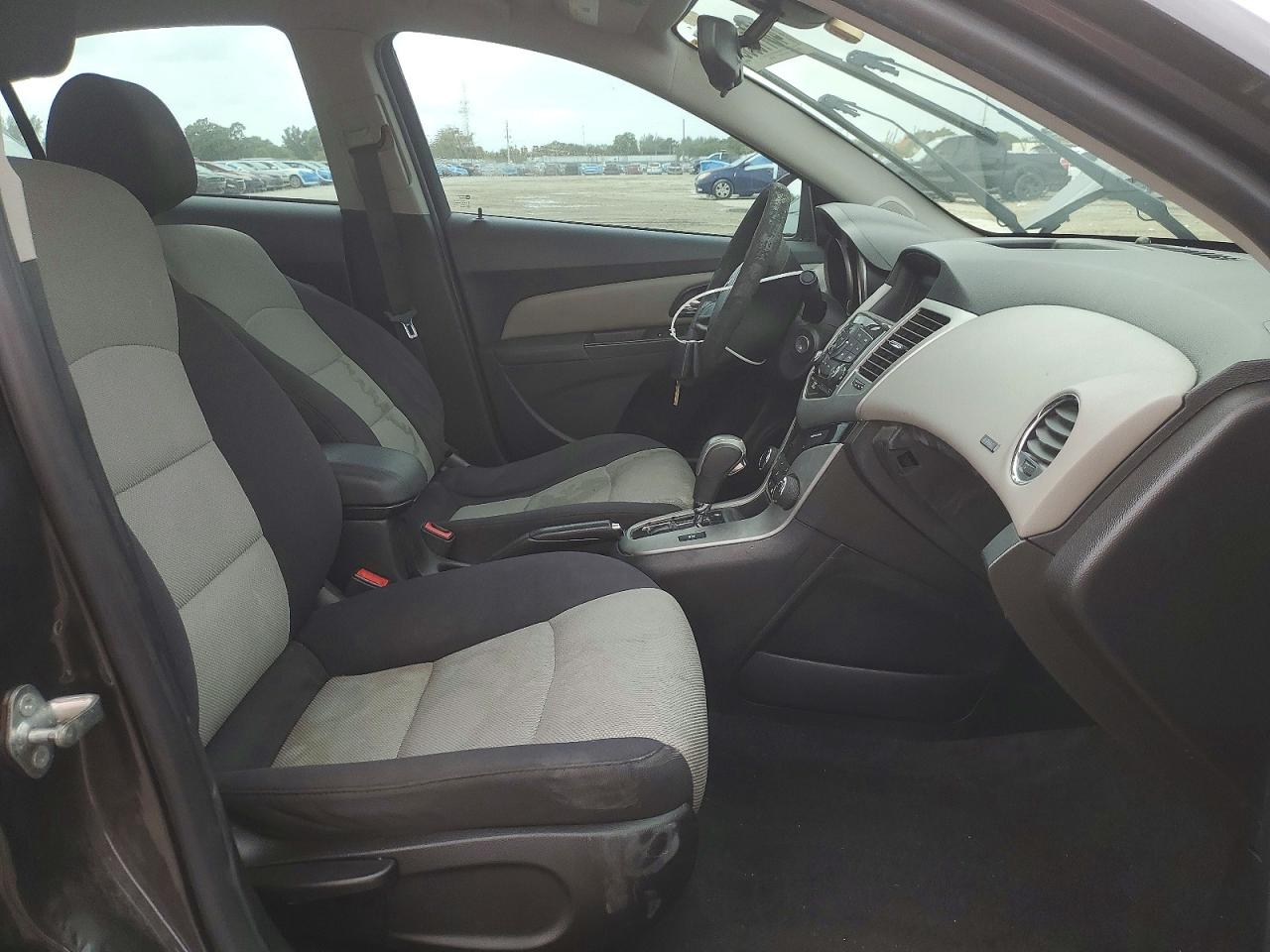 2014 CHEVROLET CRUZE LS photo 13