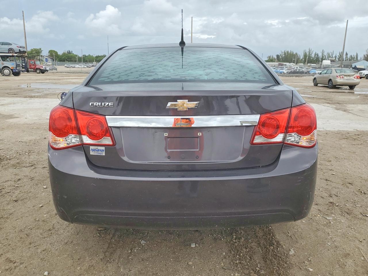 2014 CHEVROLET CRUZE LS photo 11