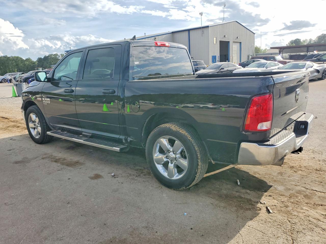 2024 RAM 1500 CLASSIC TRADESMAN photo 2