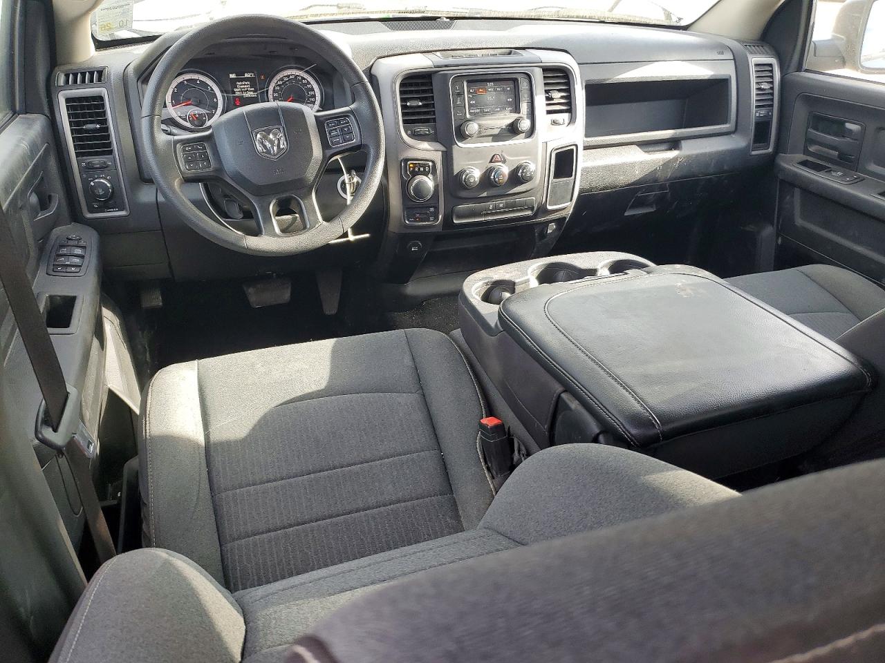 2024 RAM 1500 CLASSIC TRADESMAN photo 8