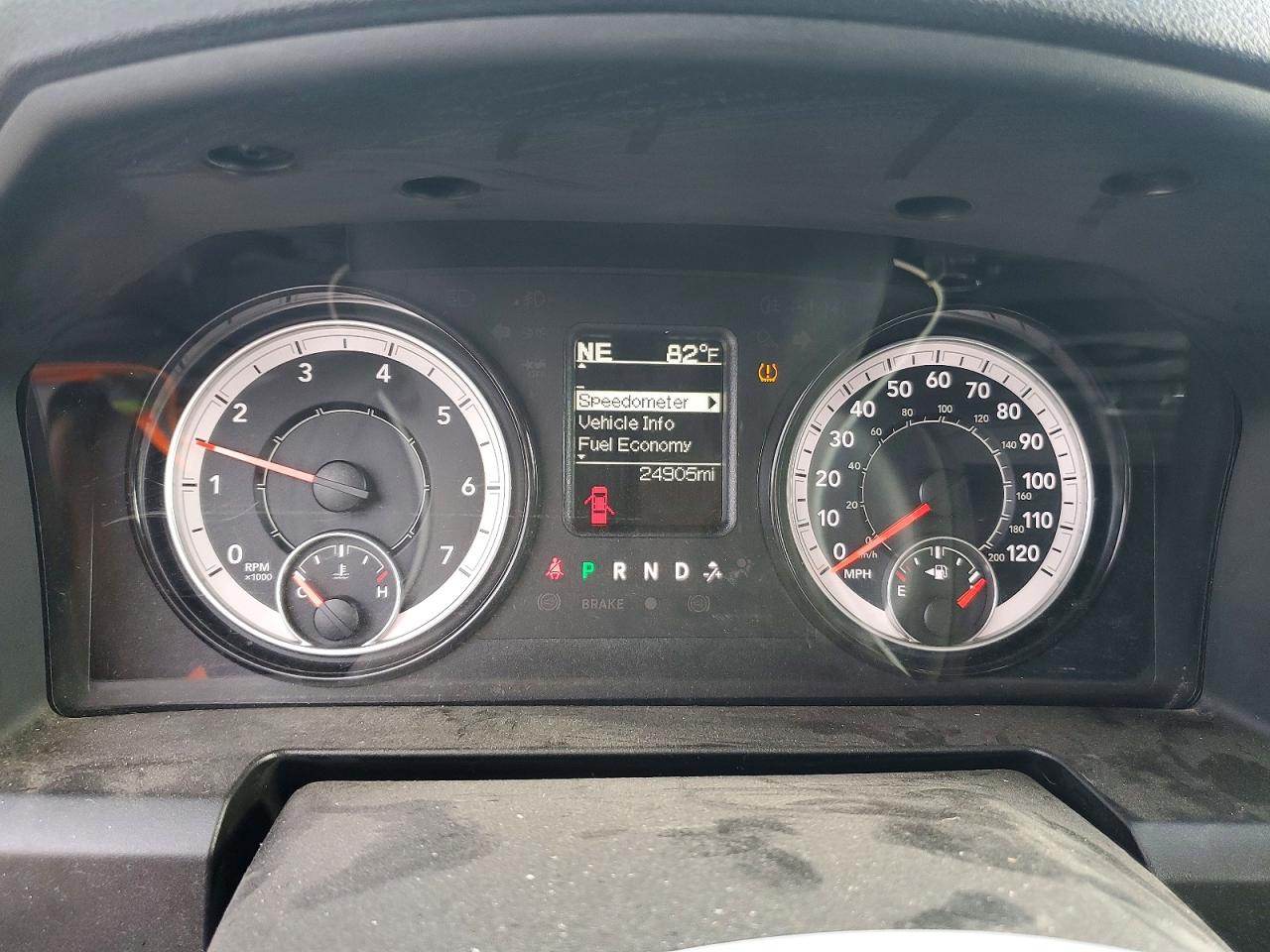 2024 RAM 1500 CLASSIC TRADESMAN photo 9