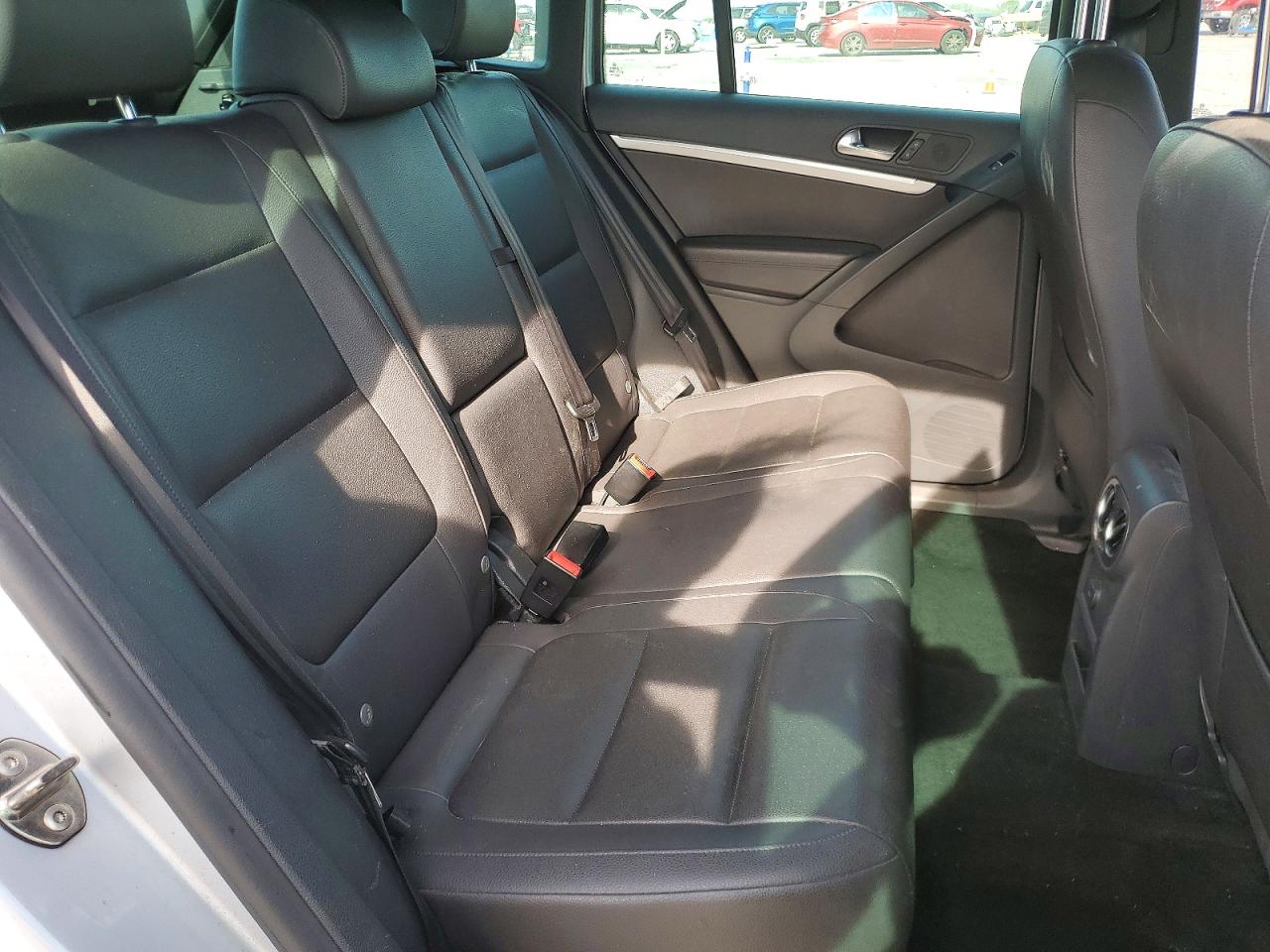 2016 VOLKSWAGEN TIGUAN S photo 28