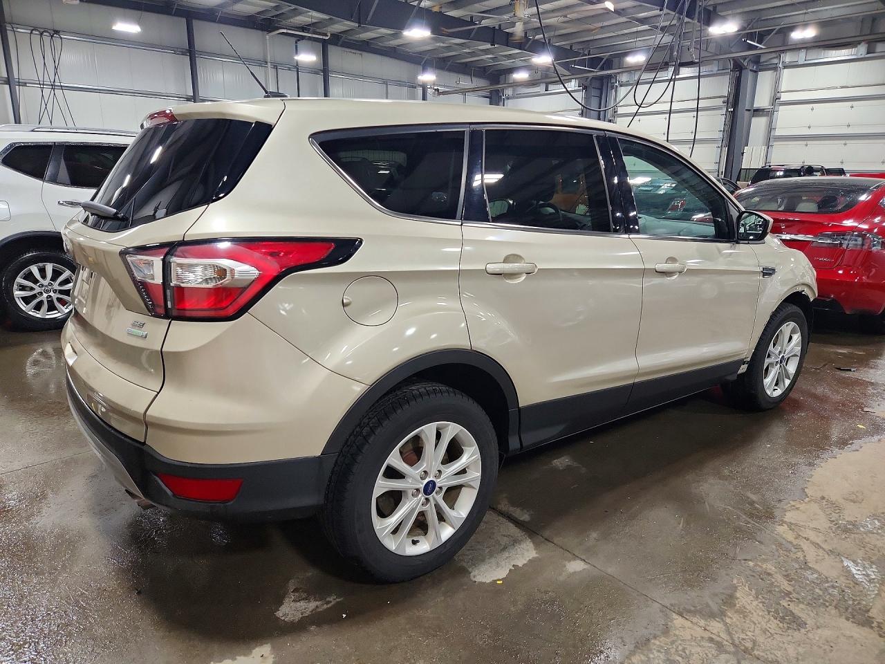 2017 FORD ESCAPE SE photo 5