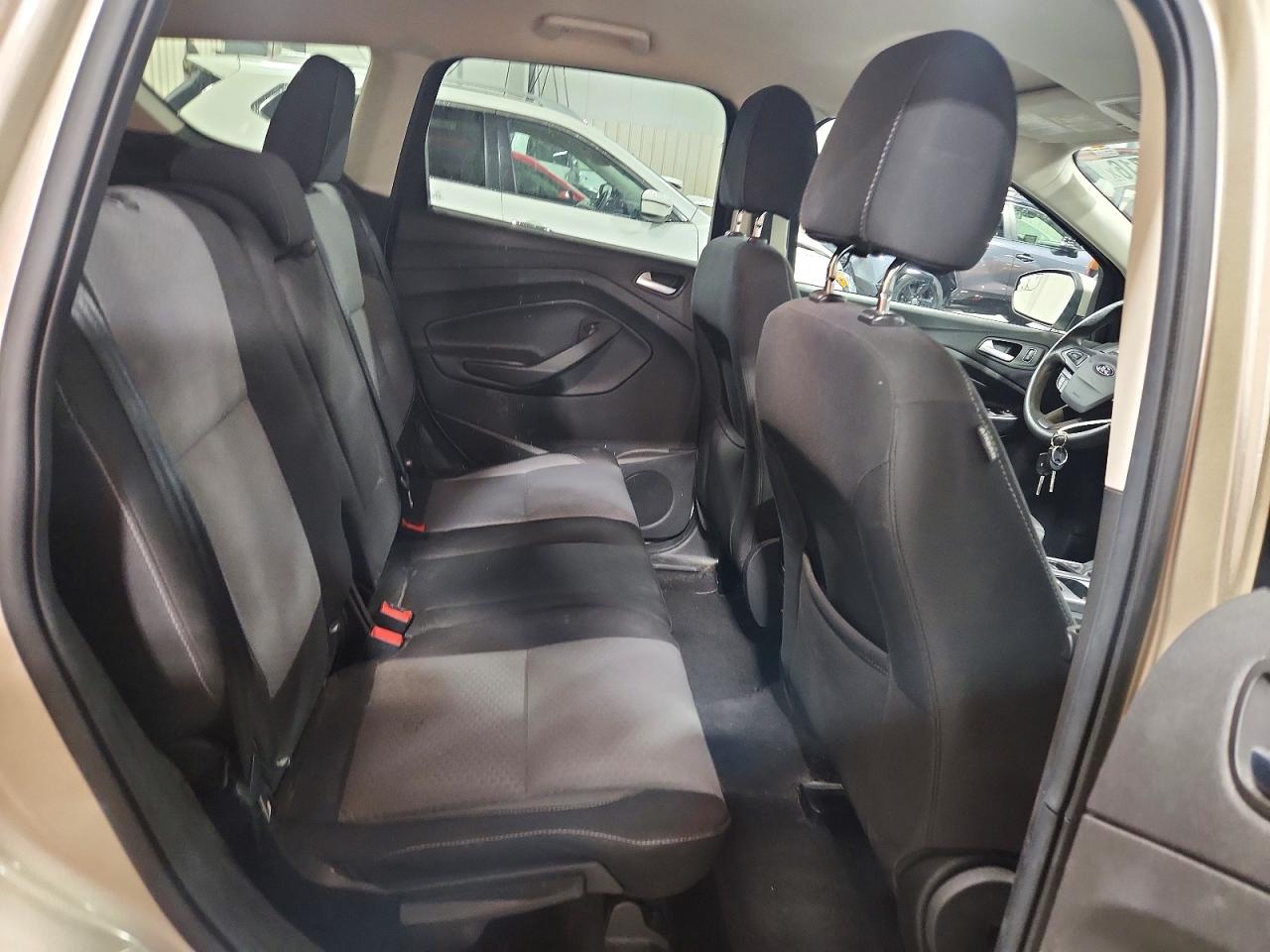 2017 FORD ESCAPE SE photo 21