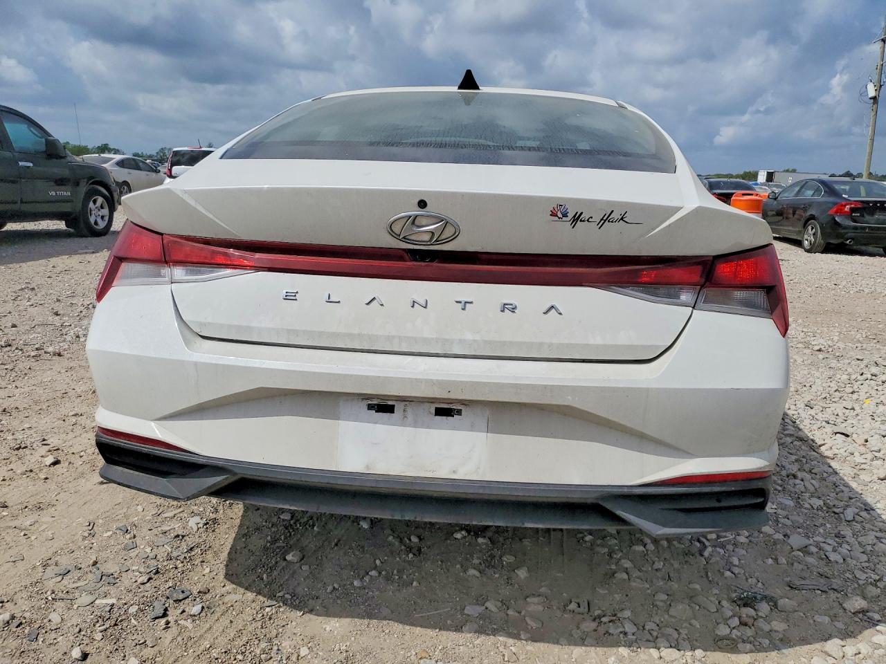 2023 HYUNDAI ELANTRA SEL photo 16