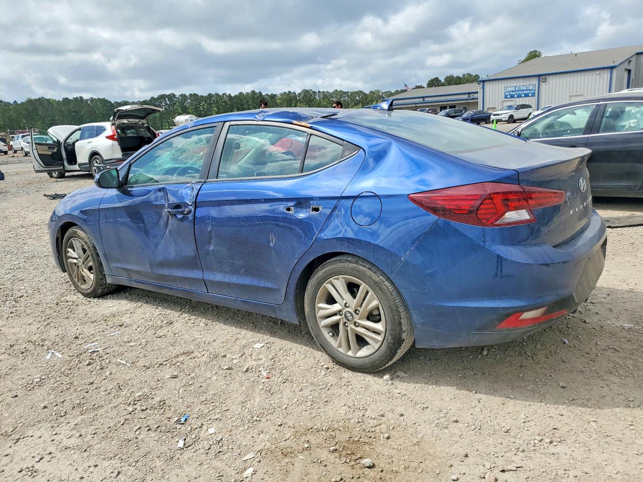 2020 HYUNDAI ELANTRA photo 4