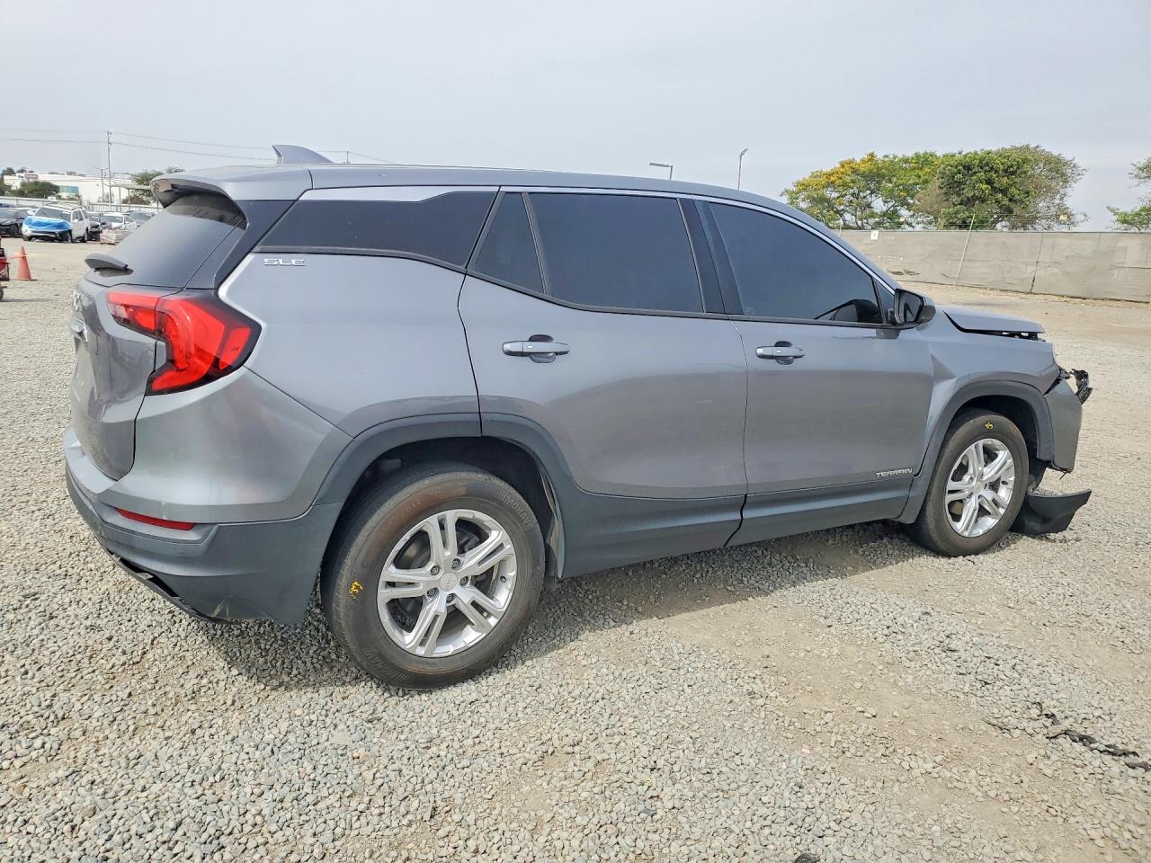 2018 GMC TERRAIN SLE photo 5