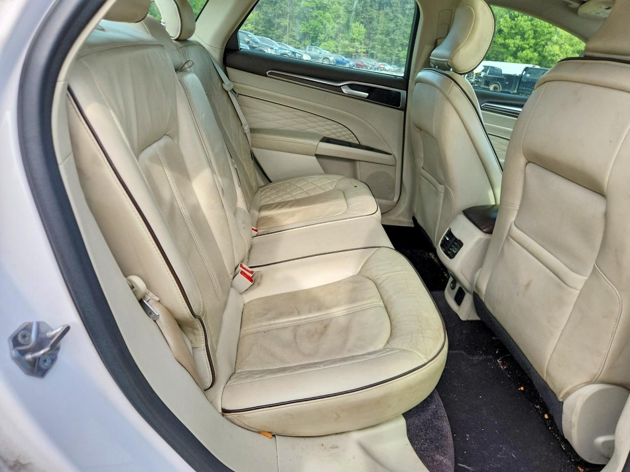 2017 FORD FUSION photo 10