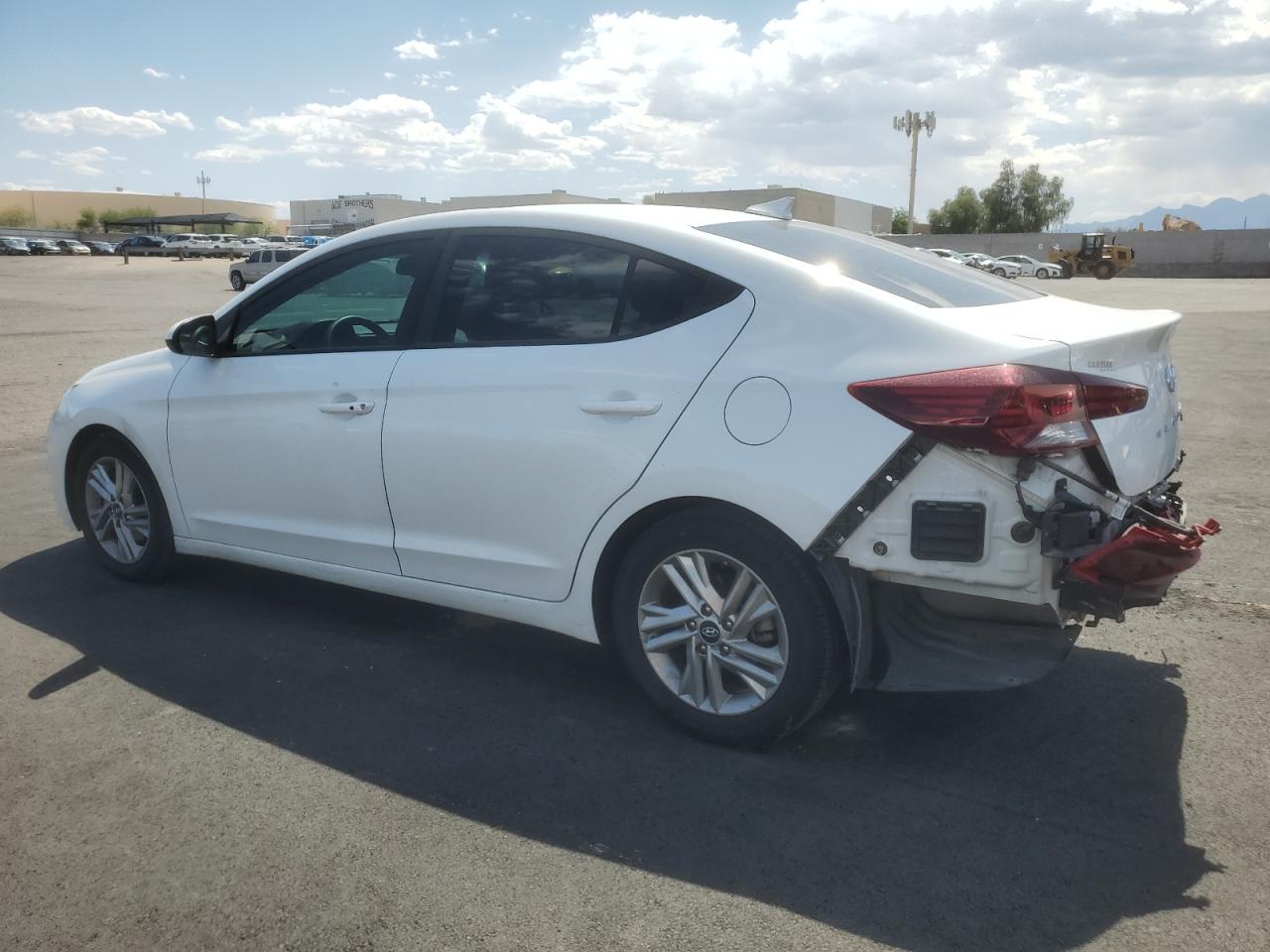 2020 HYUNDAI ELANTRA SEL photo 2