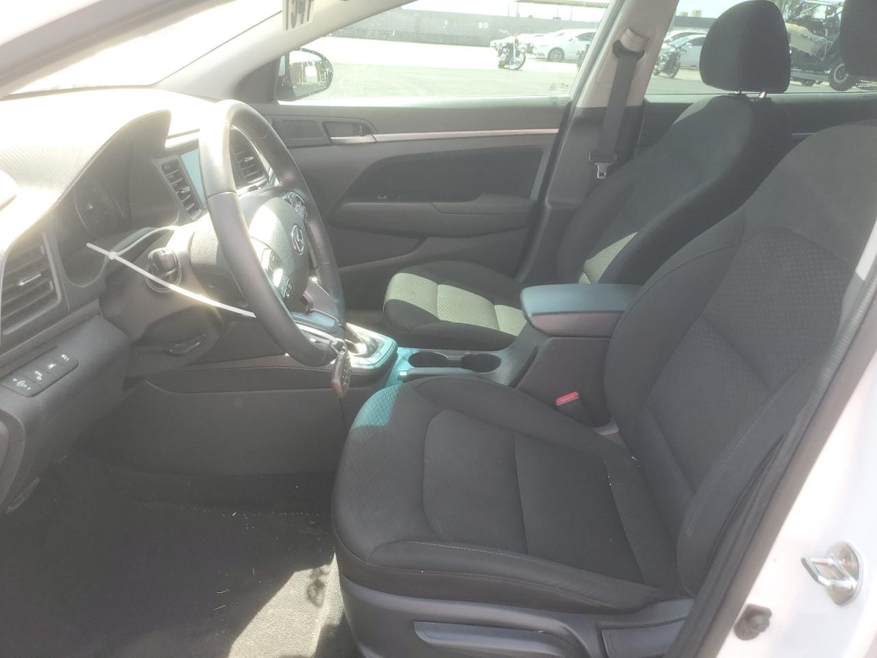 2020 HYUNDAI ELANTRA SEL photo 7