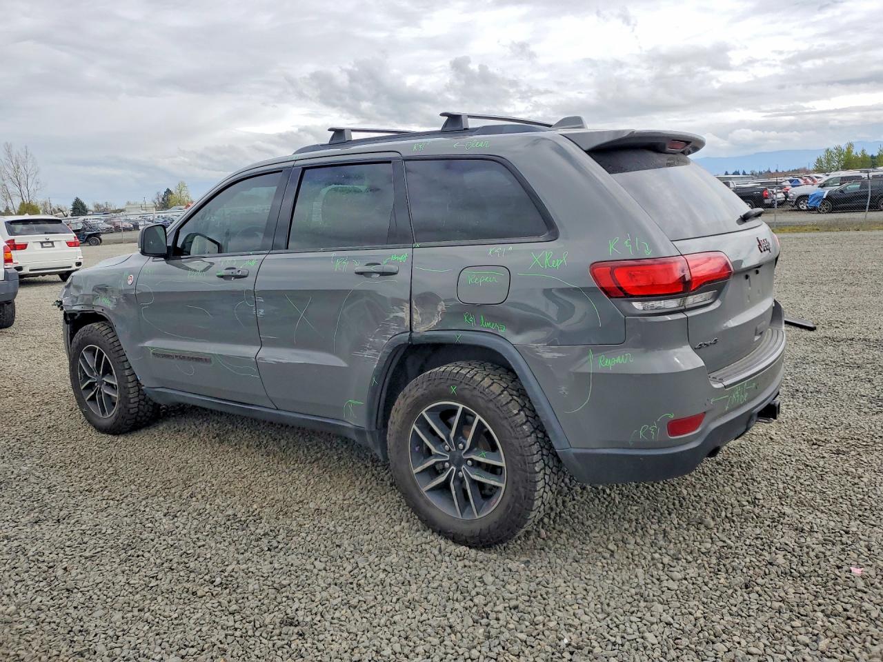 2019 JEEP GRAND CHEROKEE TRAILHAWK photo 3