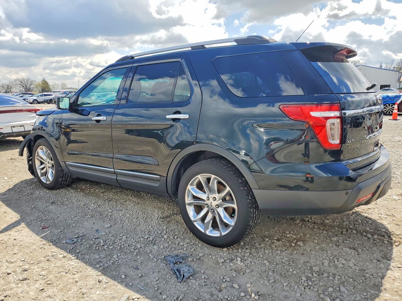 2014 FORD EXPLORER XLT photo 2