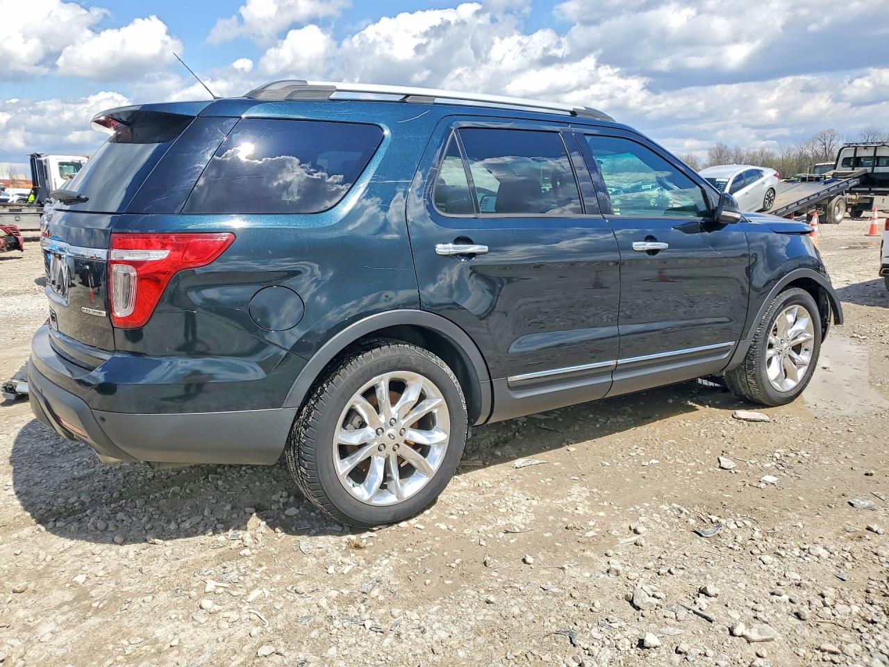 2014 FORD EXPLORER XLT photo 3