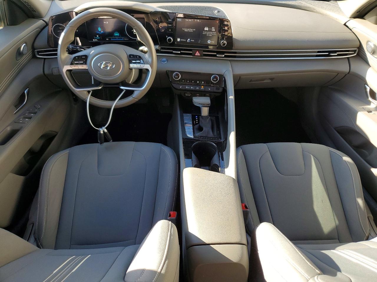 2022 HYUNDAI ELANTRA SEL photo 22