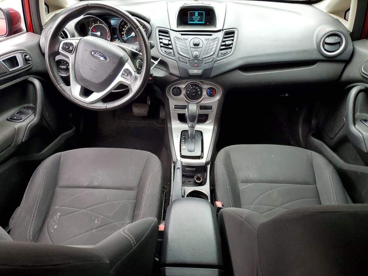 2015 FORD FIESTA SE photo 15