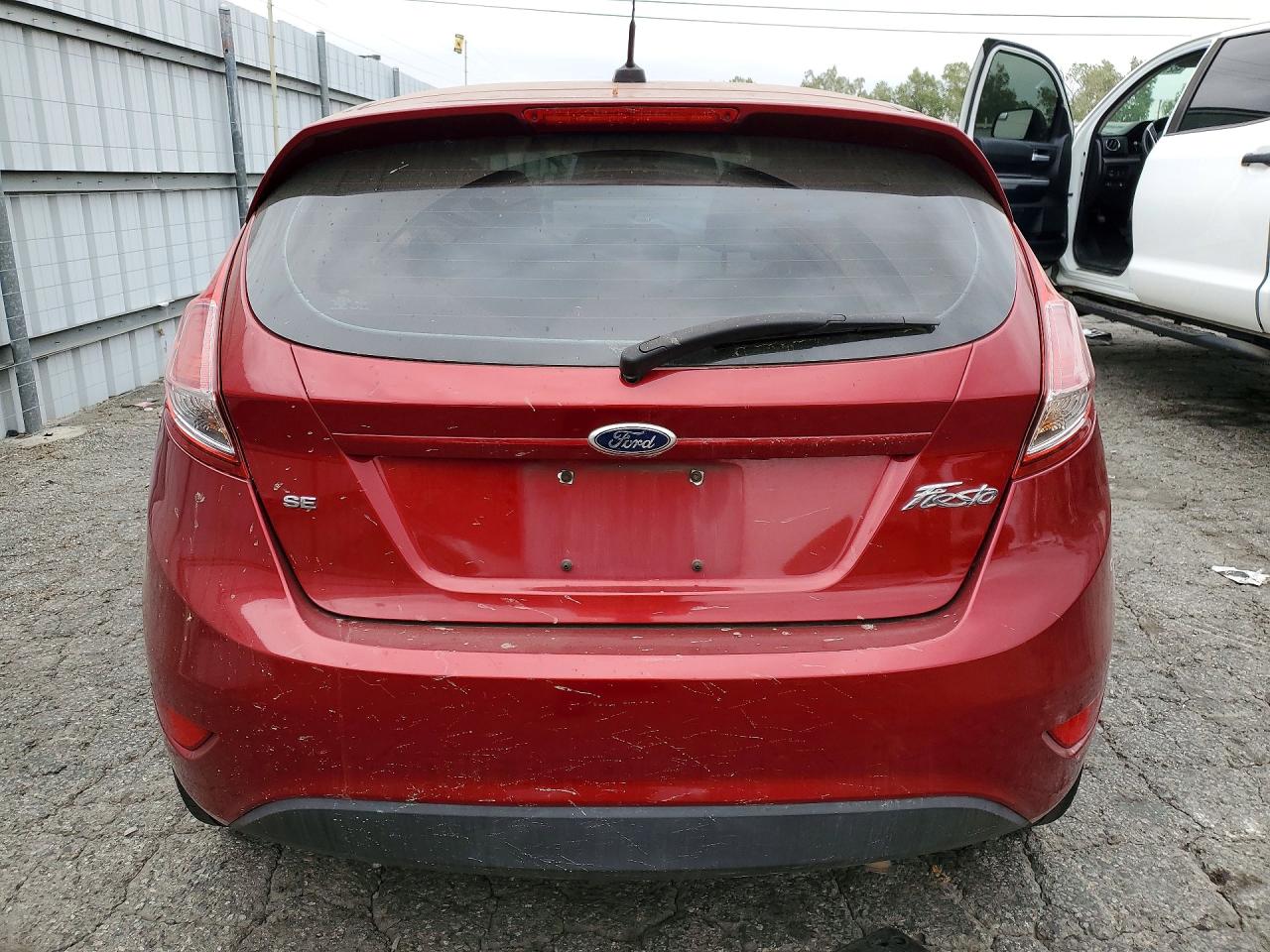 2015 FORD FIESTA SE photo 11