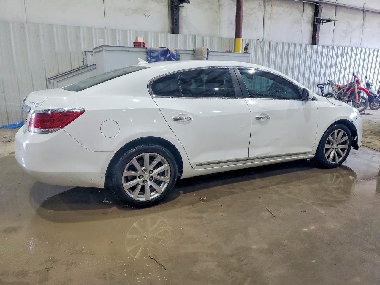 2010 BUICK LACROSSE CXL photo 5