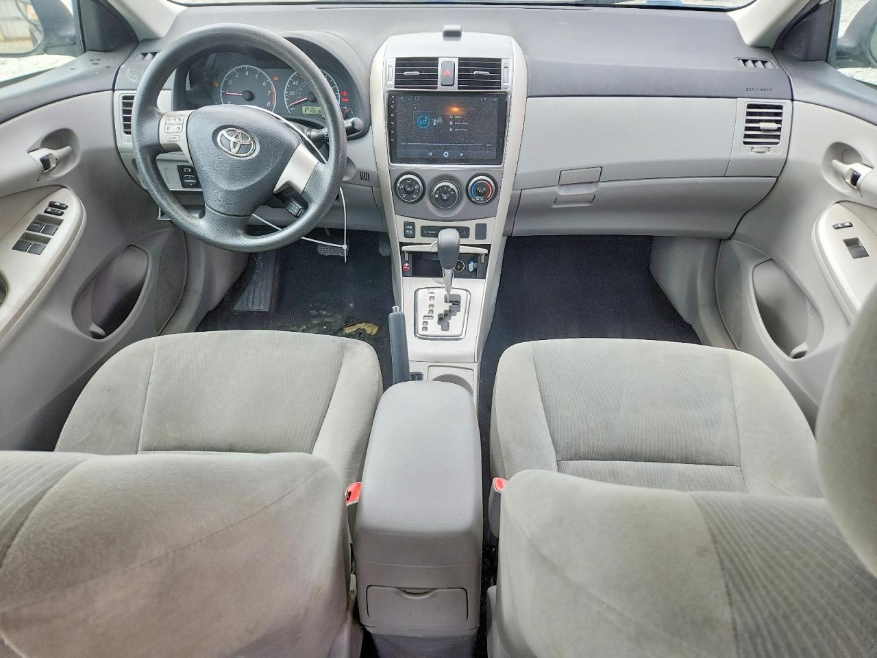 2012 TOYOTA COROLLA LE photo 15