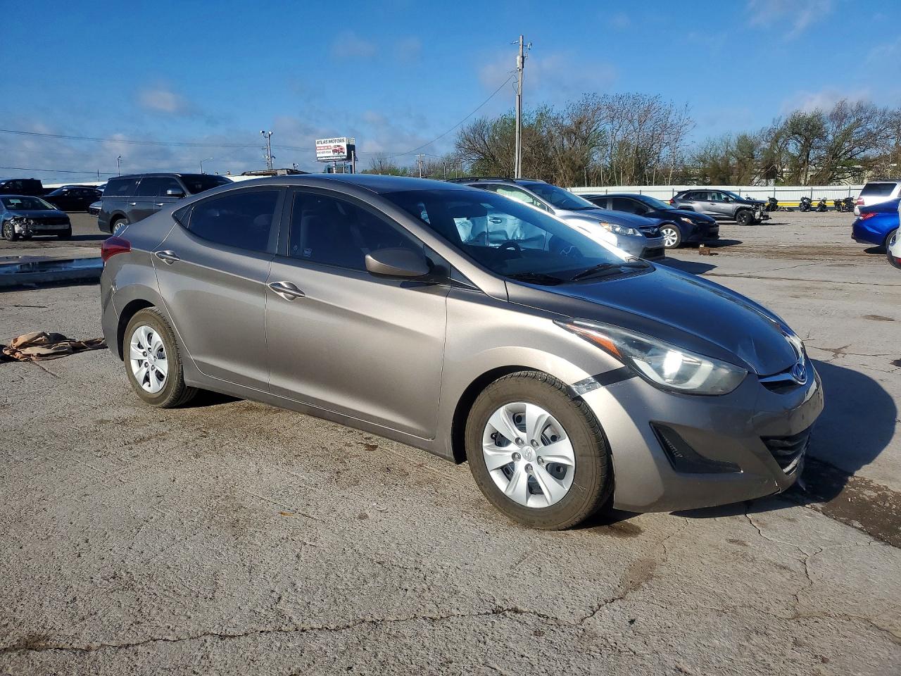 2016 HYUNDAI ELANTRA SE photo 10