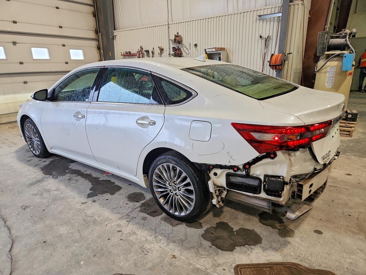 2016 TOYOTA AVALON LIMITED photo 4