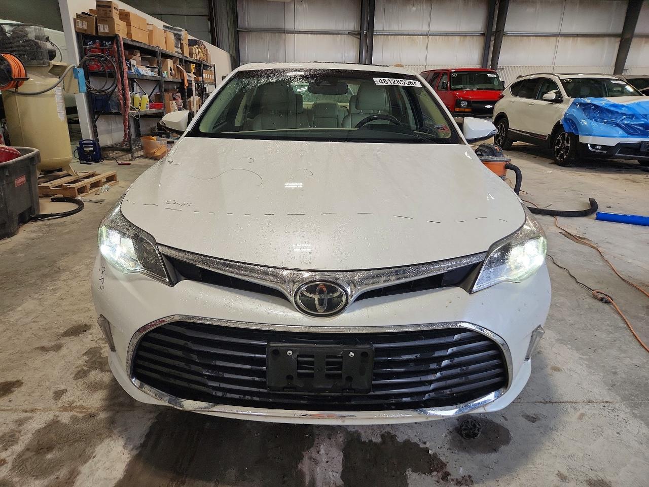 2016 TOYOTA AVALON LIMITED photo 13