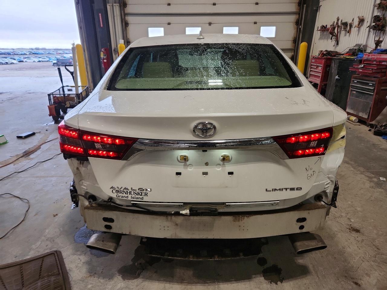 2016 TOYOTA AVALON LIMITED photo 16