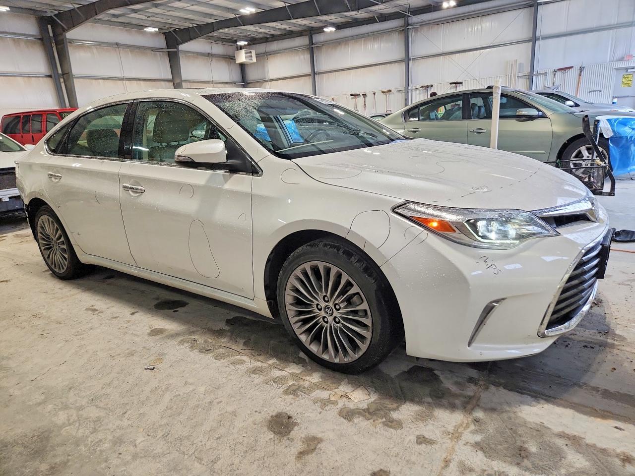 2016 TOYOTA AVALON LIMITED photo 10