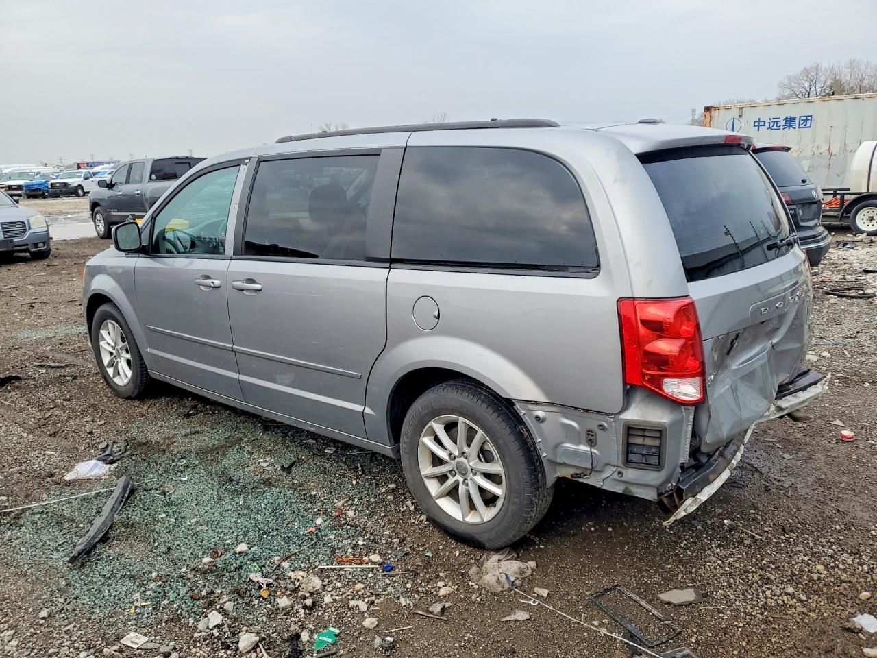 2015 DODGE GRAND CARAVAN SXT photo 2