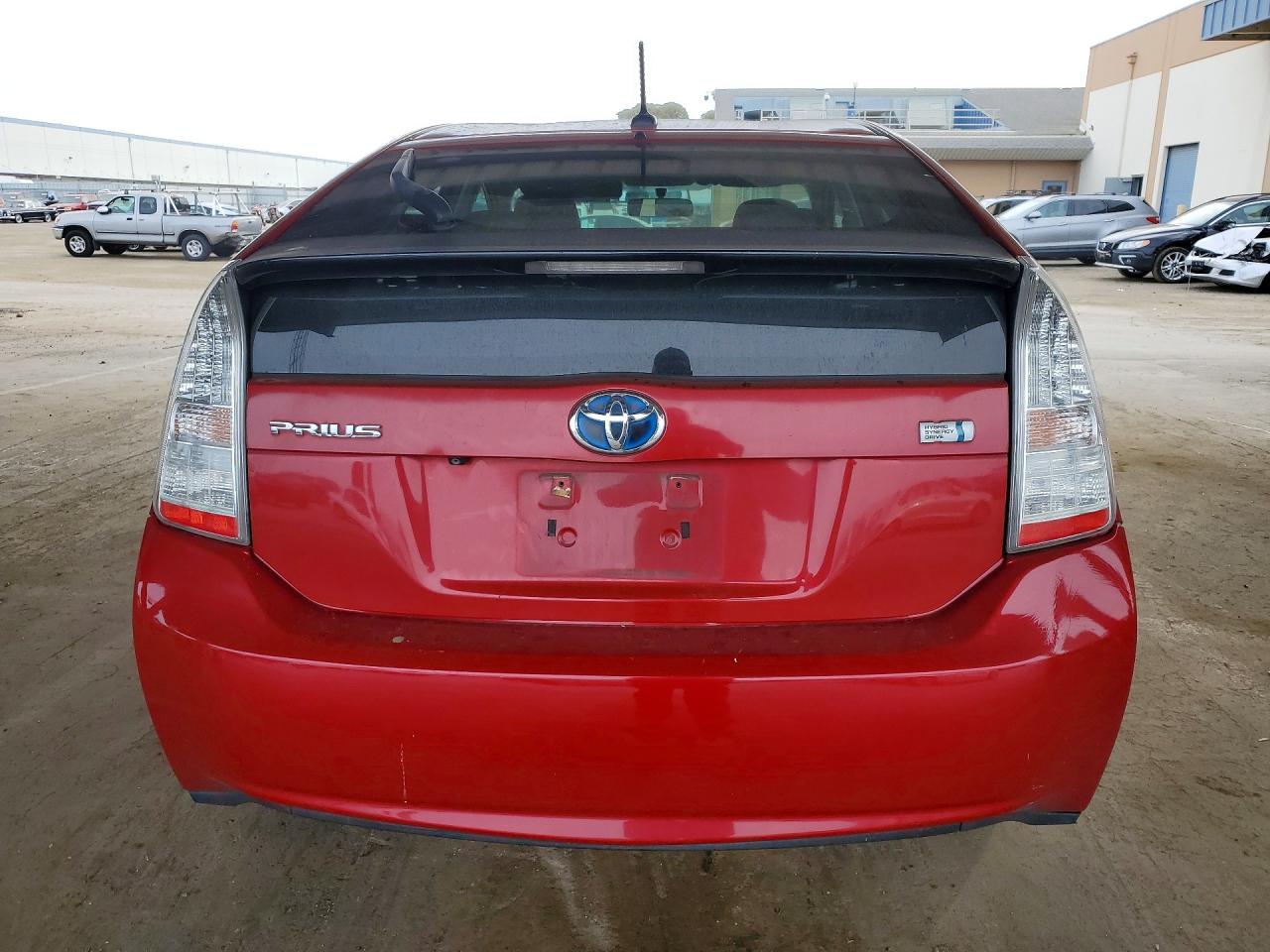 2010 TOYOTA PRIUS III photo 16