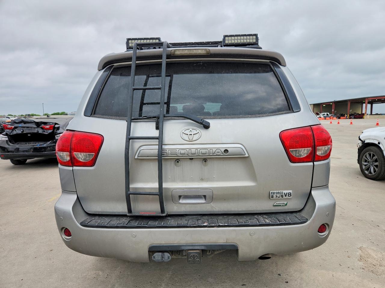 2015 TOYOTA SEQUOIA LIMITED photo 11