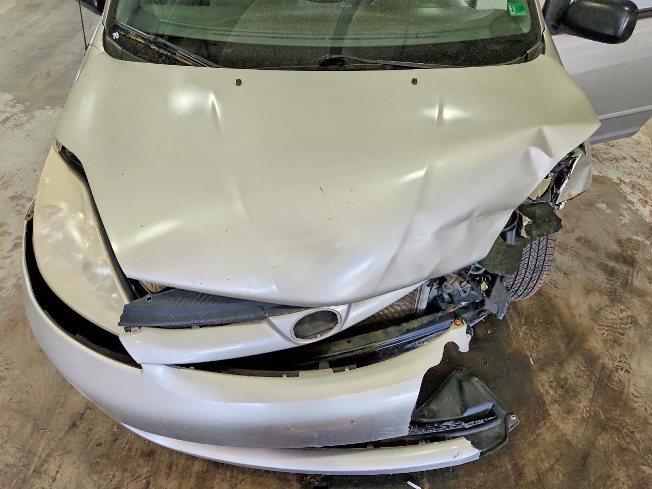 2007 TOYOTA SIENNA LE 7-PASSENGER photo 23