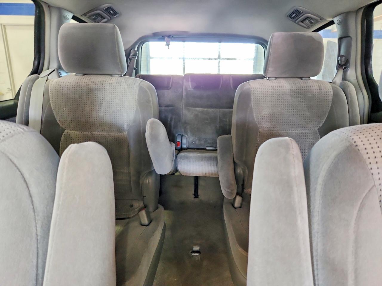 2007 TOYOTA SIENNA LE 7-PASSENGER photo 19