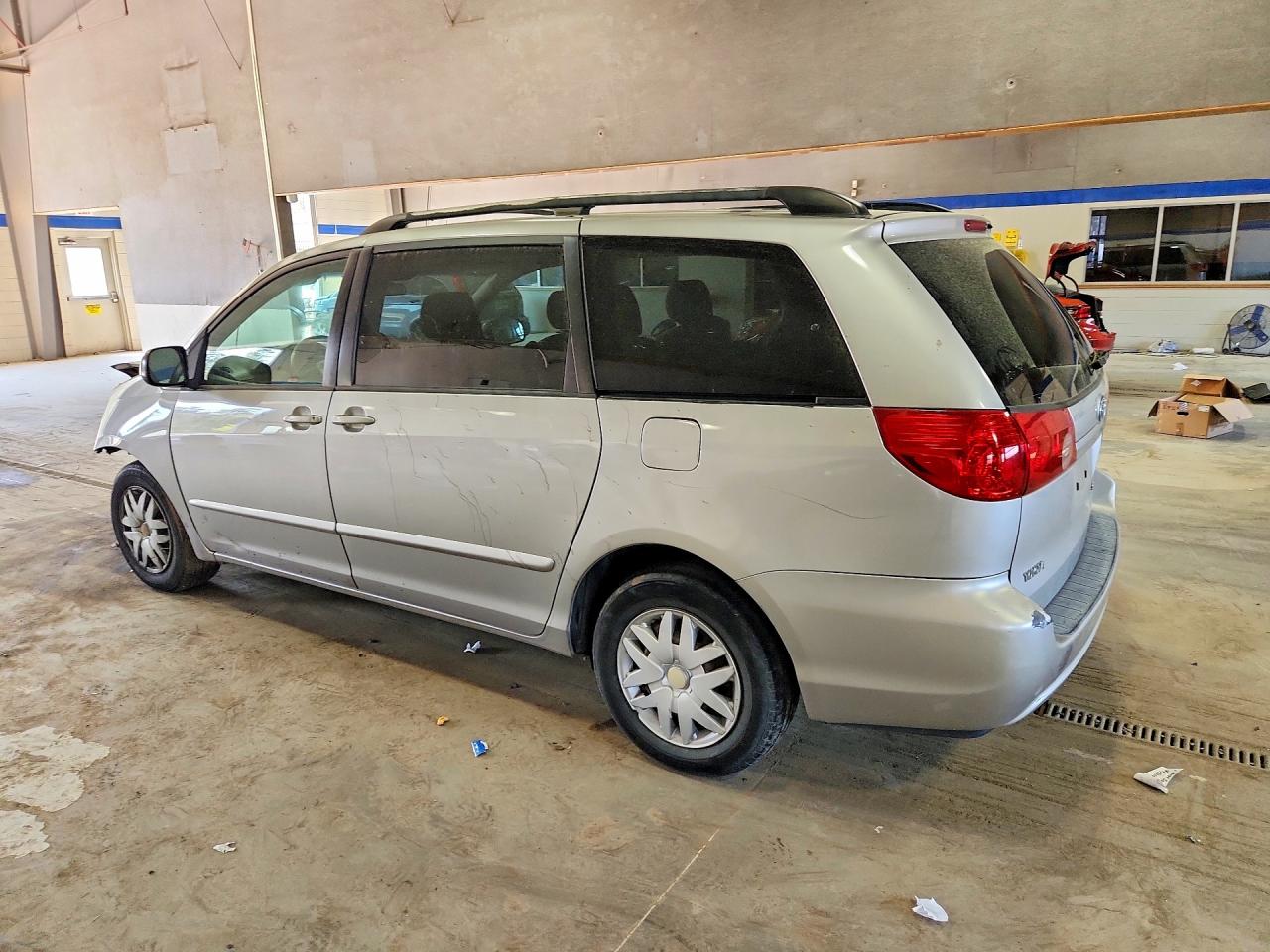 2007 TOYOTA SIENNA LE 7-PASSENGER photo 3