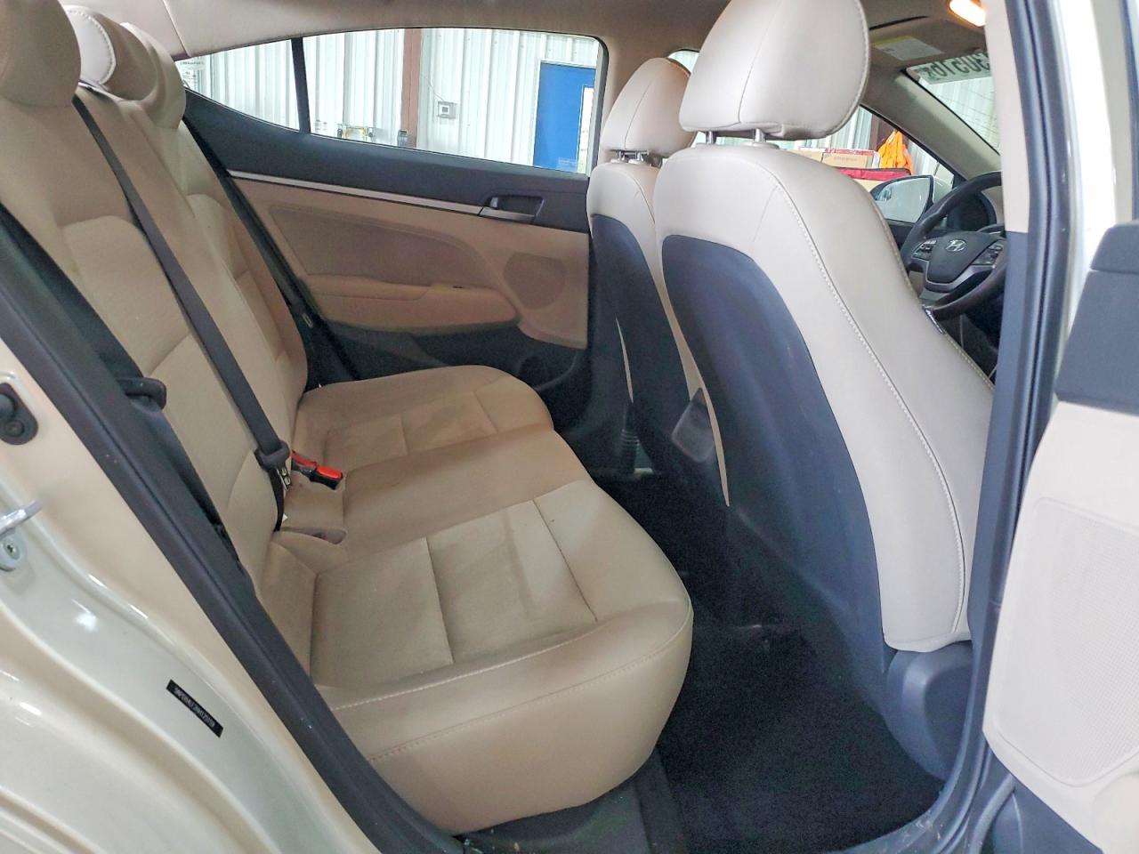 2017 HYUNDAI ELANTRA SE photo 10